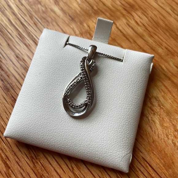 Kay Jewelers Diamond Infinity Necklace 1/20 ct tw Round-cut Sterling - Picture 2 of 6